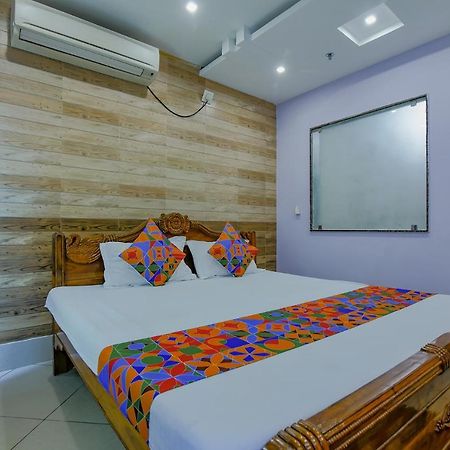 בובנשוואר Fabhotel New Central מראה חיצוני תמונה