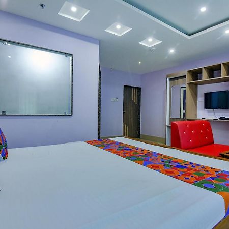 בובנשוואר Fabhotel New Central מראה חיצוני תמונה