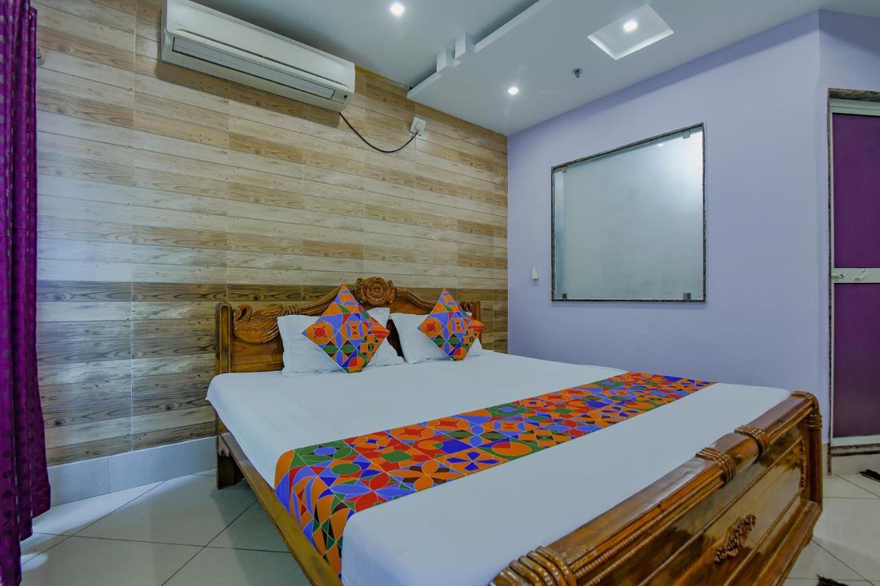 בובנשוואר Fabhotel New Central מראה חיצוני תמונה