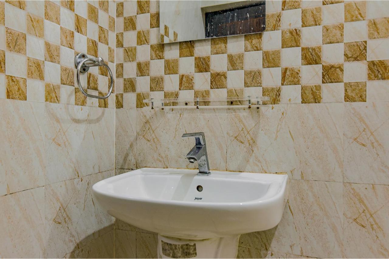 בובנשוואר Fabhotel New Central מראה חיצוני תמונה